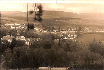 Pohľad na obec z roku 1935 Pohľad na obec z roku 1935